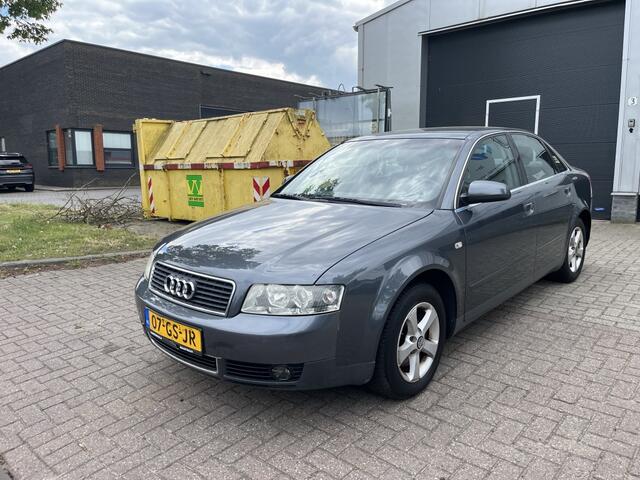 Audi A4 Limousine 2.0L | CLIMA| SEDAN| EXPORT