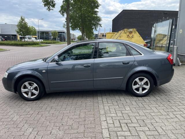 Audi A4 Limousine 2.0L | CLIMA| SEDAN| EXPORT