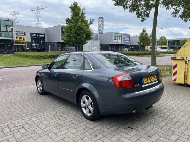 Audi A4 Limousine 2.0L | CLIMA| SEDAN| EXPORT