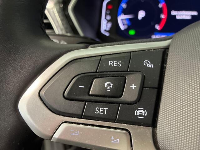 Volkswagen T-Cross 1.0 TSI 110pk DSG Style � Camera � Keyless � Dodehoeksensor � Apple/Android Car Play � Stoelverwarming � 17Velgen �