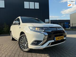 MITSUBISHI OUTLANDER 2.4 PHEV Intense