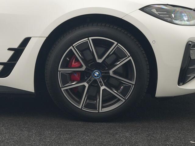 BMW I4 eDrive35 M Sport PRO 70 kWh 286pk Dealer O.H | Trekhaak Af Fabriek | Adaptive Cruise | 360 Camera | Adaptive Onderstel |  Alcantara Sportstoelen Ve