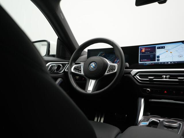 BMW I4 eDrive35 M Sport PRO 70 kWh 286pk Dealer O.H | Trekhaak Af Fabriek | Adaptive Cruise | 360 Camera | Adaptive Onderstel |  Alcantara Sportstoelen Ve