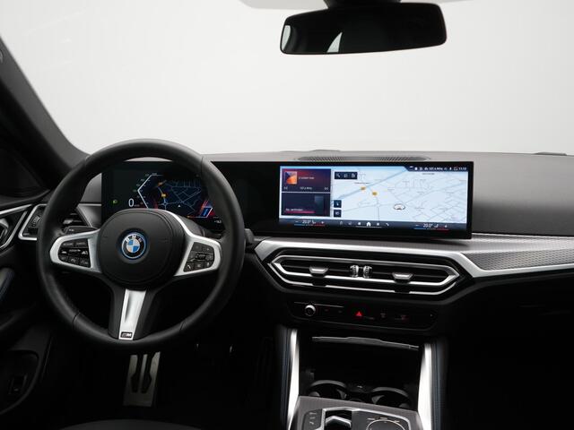 BMW I4 eDrive35 M Sport PRO 70 kWh 286pk Dealer O.H | Trekhaak Af Fabriek | Adaptive Cruise | 360 Camera | Adaptive Onderstel |  Alcantara Sportstoelen Ve