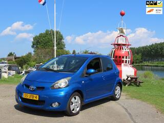 TOYOTA AYGO 1.0-12V Dynamic Blue *AIRCO *ELEK PAKKET *Leuke auto