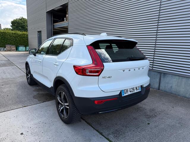 Volvo XC40 Aut. B3 Plus Dark Stoelverwarming Parkeercamera HarmanKardon 163pk