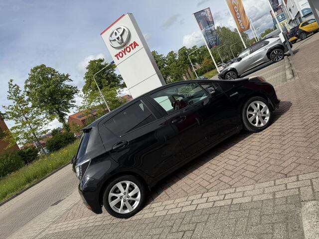 Toyota Yaris 1.5 Full Hybrid Dynamic Panoramadak