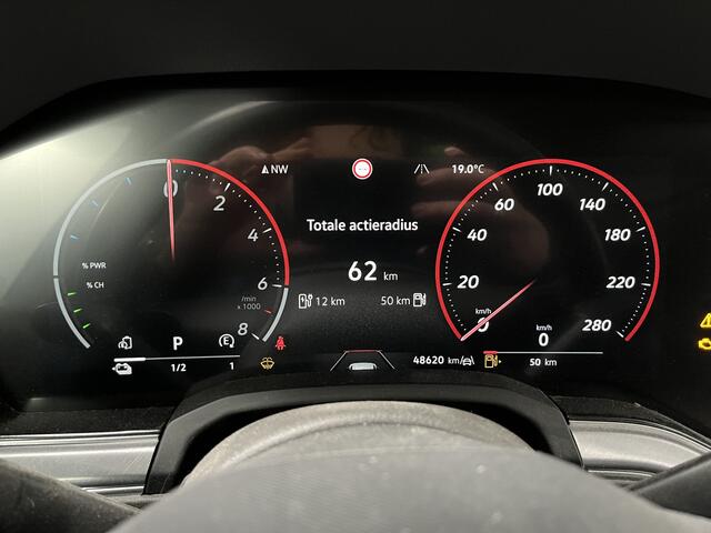 Volkswagen Touareg 3.0 TSI eHybrid 4MOTION Elegance / AUTOMAAT/ 381PK/ PANO/ TREKHAAK/ ACC/ MEMORY SEAT/ MASSAGE/ STOELVERWARM.+KOELING/ DODEHOEK/ PARK.SENSOR.V+
