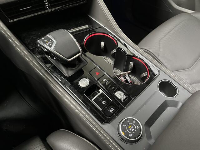 Volkswagen Touareg 3.0 TSI eHybrid 4MOTION Elegance / AUTOMAAT/ 381PK/ PANO/ TREKHAAK/ ACC/ MEMORY SEAT/ MASSAGE/ STOELVERWARM.+KOELING/ DODEHOEK/ PARK.SENSOR.V+