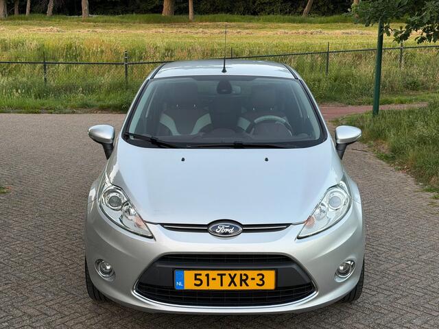 Ford Fiesta 1.6 TDCi AIRCO KOUD/LEER/STOELVERWARMING/AUX/PDC