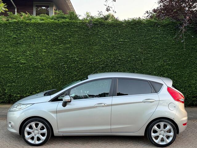 Ford Fiesta 1.6 TDCi AIRCO KOUD/LEER/STOELVERWARMING/AUX/PDC