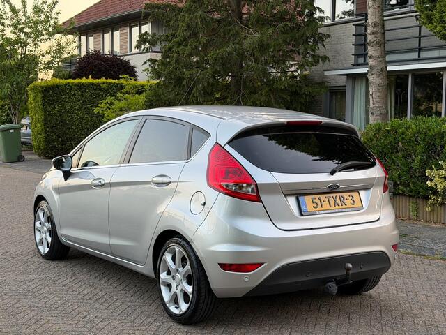 Ford Fiesta 1.6 TDCi AIRCO KOUD/LEER/STOELVERWARMING/AUX/PDC