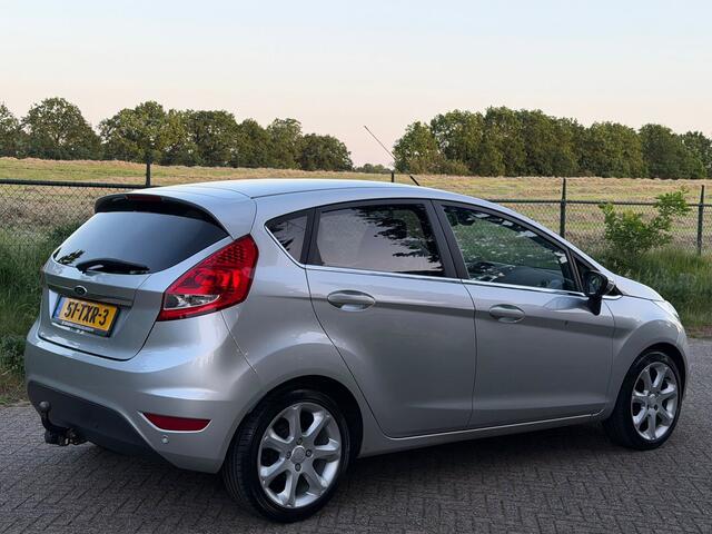 Ford Fiesta 1.6 TDCi AIRCO KOUD/LEER/STOELVERWARMING/AUX/PDC