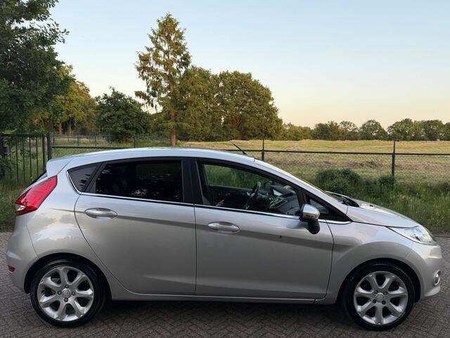 Ford Fiesta 1.6 TDCi AIRCO KOUD/LEER/STOELVERWARMING/AUX/PDC