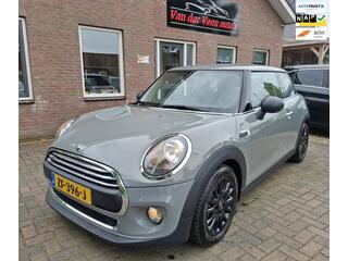 MINI ONE Mini 1.5 One. 1ste eigenaar, dealer onderhouden. Zeer netjes en luxe, o.a: bluetooth, navi, cruise, etc. Prijs rijklaar.