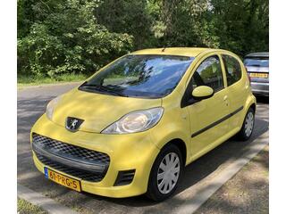 PEUGEOT 107 1.0-12V Millesim 200