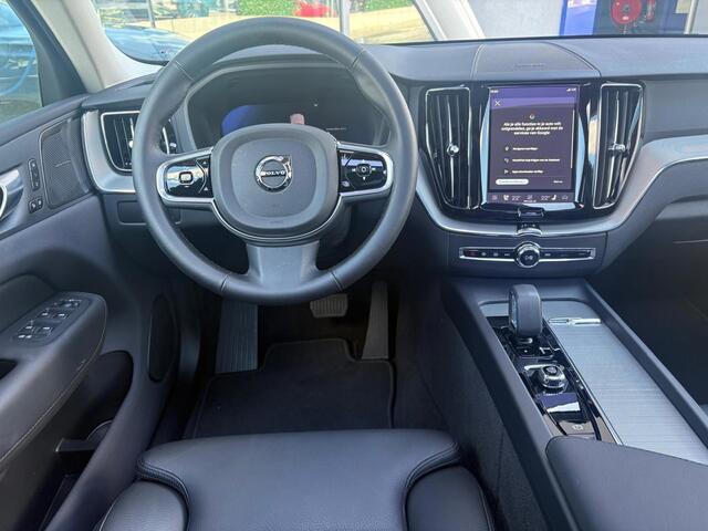 Volvo XC60 2.0 T8 Plug-in hybrid AWD Plus Dark 455pk Panoramadak / 360 Camera / Stoel-Stuur verwarming