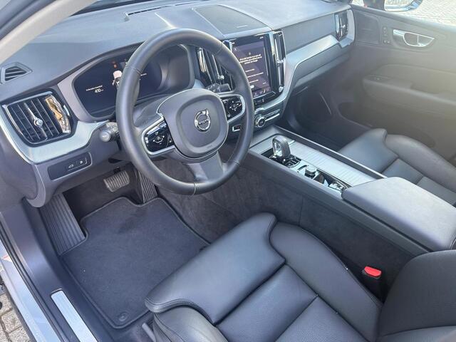 Volvo XC60 2.0 T8 Plug-in hybrid AWD Plus Dark 455pk Panoramadak / 360 Camera / Stoel-Stuur verwarming