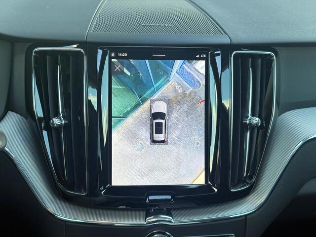 Volvo XC60 2.0 T8 Plug-in hybrid AWD Plus Dark 455pk Panoramadak / 360 Camera / Stoel-Stuur verwarming