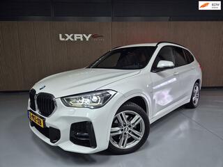 BMW X1 XDrive20i High Executive | Clima | Navi | Pano | Cruise | Camera | Stoelverwarming |