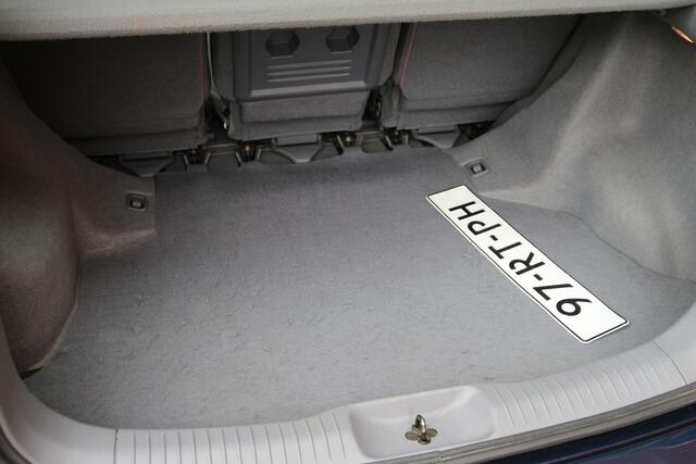 Nissan Almera TINO 1.8 116pk Acenta RIJKLAAR | Ond.beurt + APK | NL-auto | 5 deuren | Climate control | Camera | Elek. ramen | Radio | Trekhaak |