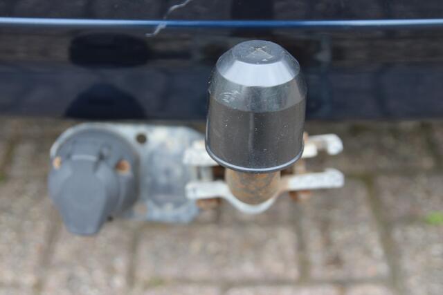 Nissan Almera TINO 1.8 116pk Acenta RIJKLAAR | Ond.beurt + APK | NL-auto | 5 deuren | Climate control | Camera | Elek. ramen | Radio | Trekhaak |