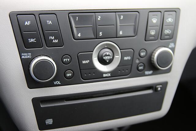 Nissan Almera TINO 1.8 116pk Acenta RIJKLAAR | Ond.beurt + APK | NL-auto | 5 deuren | Climate control | Camera | Elek. ramen | Radio | Trekhaak |