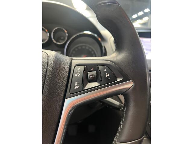 Opel Insignia 1.6 T Edition/Parkeersensoren/Airco/ Navi/ APK