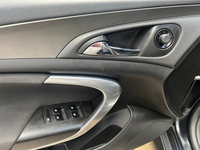 Opel Insignia 1.6 T Edition/Parkeersensoren/Airco/ Navi/ APK