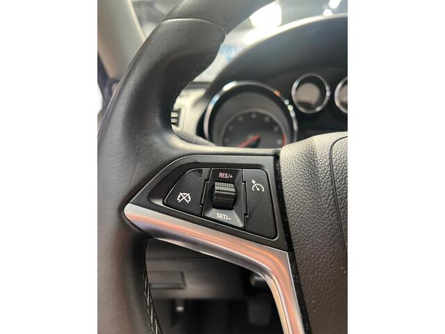 Opel Insignia 1.6 T Edition/Parkeersensoren/Airco/ Navi/ APK