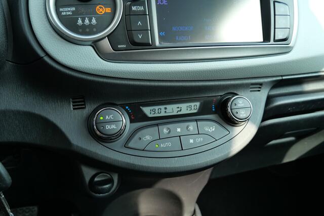 Toyota Yaris 1.5 Full Hybrid Aspiration Automaat | NL-Auto | Camera | Clima | Navi