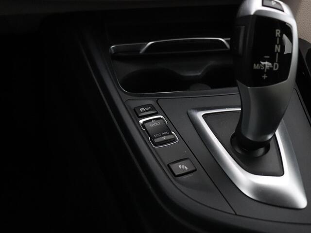 BMW 3-Serie GT Gran Turismo 320i High Executive | LEDER | HEAD-UP | STOELVERW. | PDC | CRUISE | NAVI |