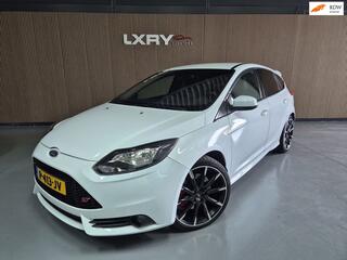FORD FOCUS 2.0 EcoBoost ST-3 | Clima | Stoelverwarming |