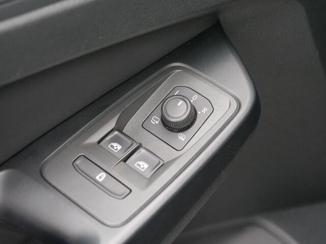 Volkswagen Caddy 1.5 TSI | Highline | Panoramadak | 7 zits | virtual-cockpit | camera | standkachel..