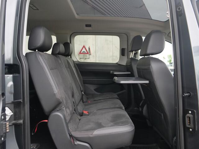 Volkswagen Caddy 1.5 TSI | Highline | Panoramadak | 7 zits | virtual-cockpit | camera | standkachel..