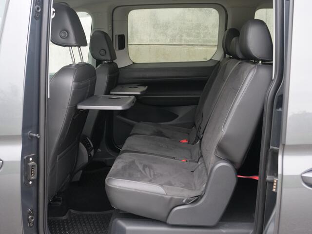 Volkswagen Caddy 1.5 TSI | Highline | Panoramadak | 7 zits | virtual-cockpit | camera | standkachel..