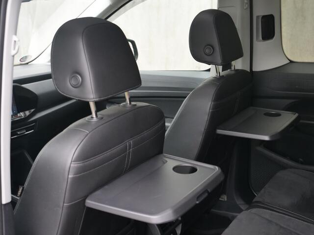 Volkswagen Caddy 1.5 TSI | Highline | Panoramadak | 7 zits | virtual-cockpit | camera | standkachel..