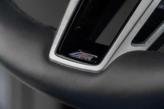 BMW X1 sDrive 20i Mpack PanoRoof Adaptive Headlights