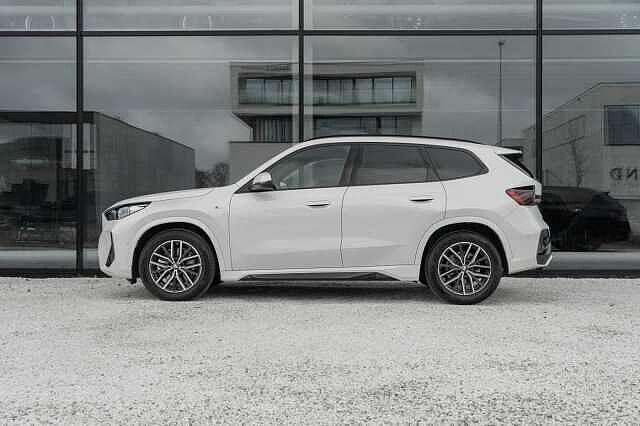 BMW X1 sDrive 20i Mpack PanoRoof Adaptive Headlights