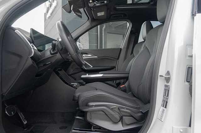 BMW X1 sDrive 20i Mpack PanoRoof Adaptive Headlights