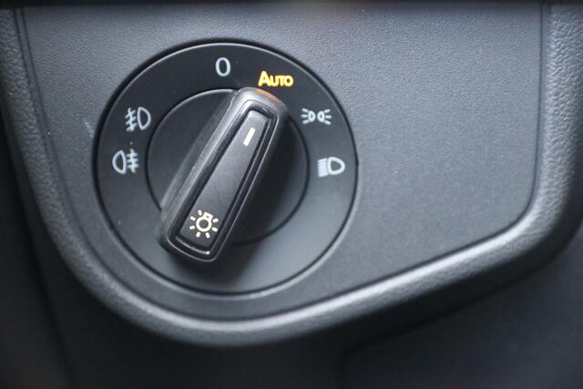 Volkswagen Taigo 1.0 TSI Life Business / Navi / Trekhaak / Carplay / 4 season banden
