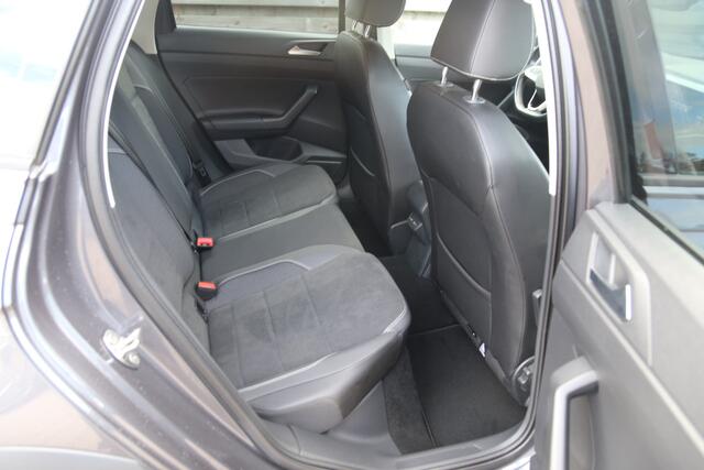 Volkswagen Taigo 1.0 TSI Life Business / Navi / Trekhaak / Carplay / 4 season banden