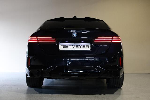 BMW 5-Serie 530e M Sport Edition |Panorama dak |HUD |H&K |Driving Assistant Plus |Iconic Glow |Stoelventilatie |Memory |360�