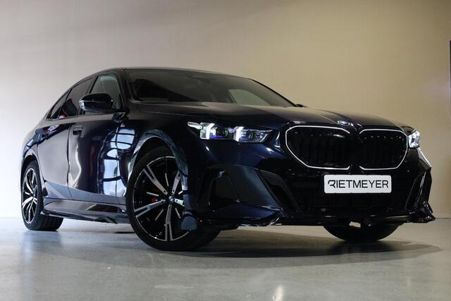 BMW 5-Serie 530e M Sport Edition |Panorama dak |HUD |H&K |Driving Assistant Plus |Iconic Glow |Stoelventilatie |Memory |360�