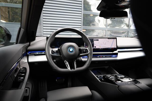 BMW 5-Serie 530e M Sport Edition |Panorama dak |HUD |H&K |Driving Assistant Plus |Iconic Glow |Stoelventilatie |Memory |360�