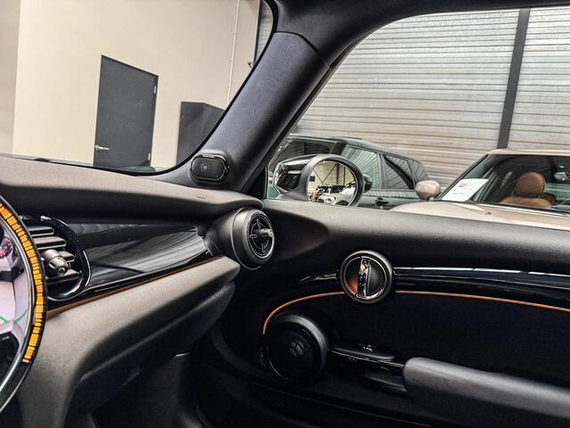 Mini John Cooper Works Mini 2.0 JCW Pack F1 aut 231pk/Pano/Camera/Hk/17.000km