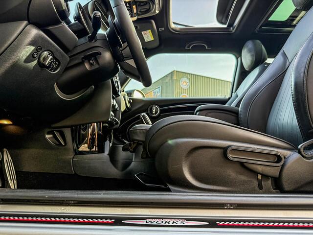 Mini John Cooper Works Mini 2.0 JCW Pack F1 aut 231pk/Pano/Camera/Hk/17.000km