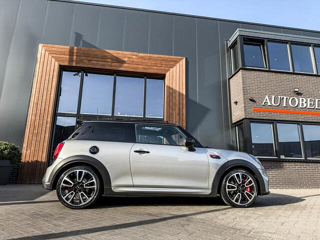 Mini John Cooper Works Mini 2.0 JCW Pack F1 aut 231pk/Pano/Camera/Hk/17.000km
