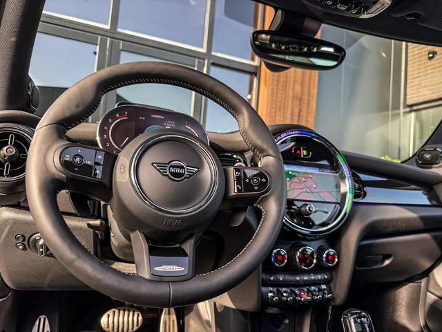 Mini John Cooper Works Mini 2.0 JCW Pack F1 aut 231pk/Pano/Camera/Hk/17.000km