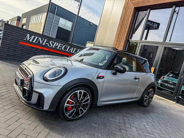 Mini John Cooper Works Mini 2.0 JCW Pack F1 aut 231pk/Pano/Camera/Hk/17.000km